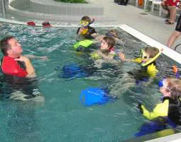 Tauchschnupperkurs im Pool Worms - 3