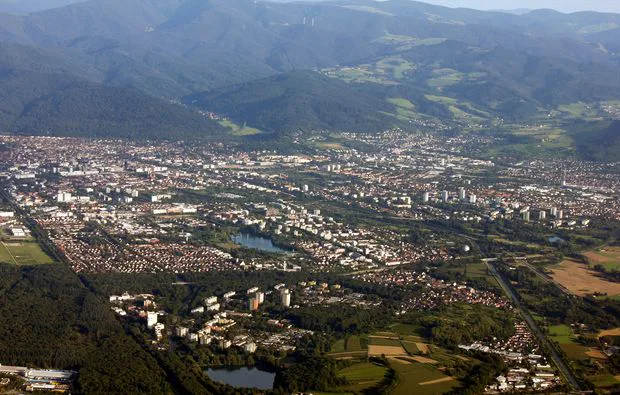 Flugzeug-Rundflug Freiburg - 1