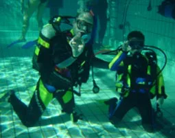 Tauchschnupperkurs im Pool Fulda - 1