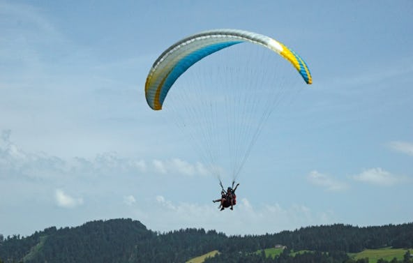 Gleitschirm Thermikflug Söll