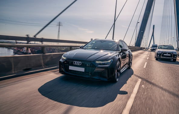 Sportwagen Audi RS6 fahren Hamburg