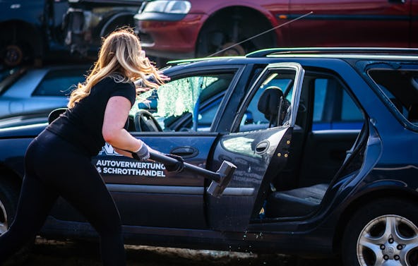 Auto zertrummern Waldbröl