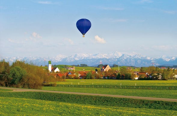 Alpenüberquerung im Heißluftballon Oy-Mittelberg