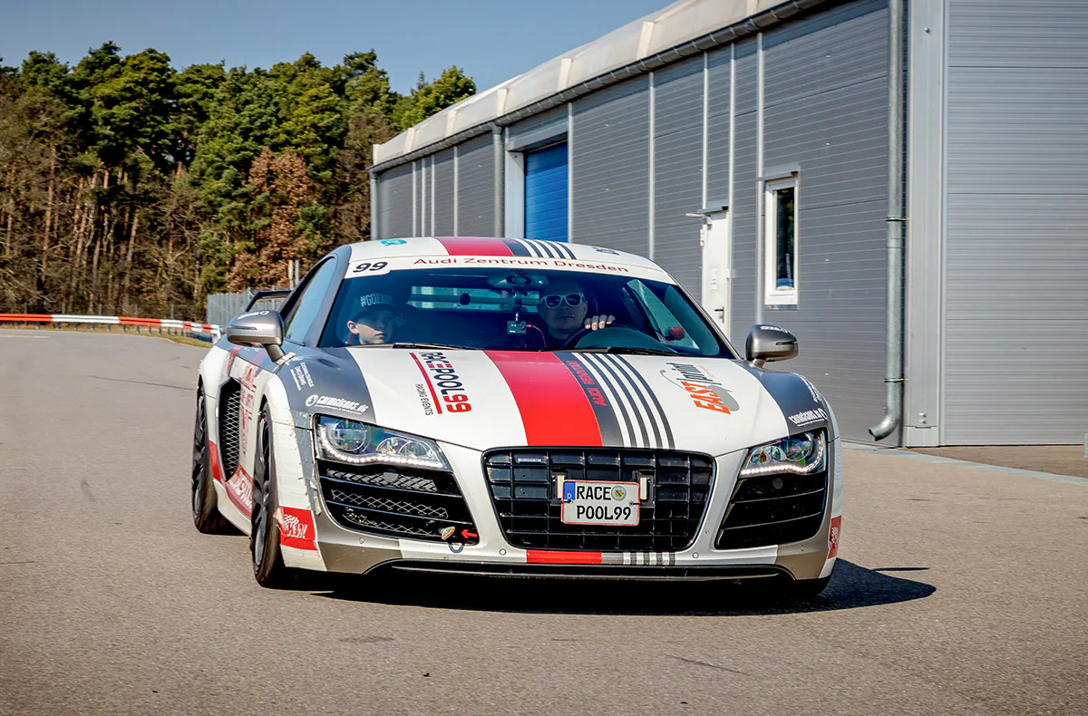 Audi Renntaxi Oberlungwitz (4 Rdn.) - 1
