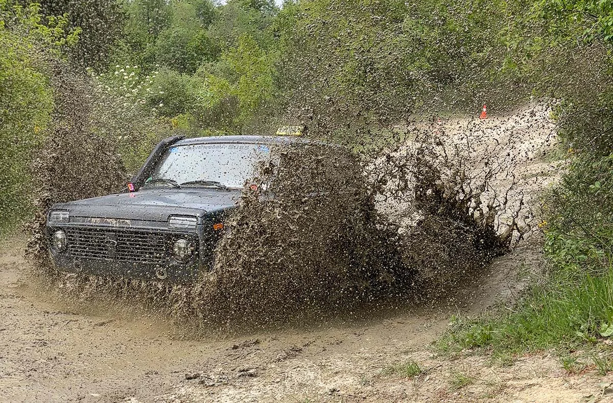 Offroad-Renntaxi am Nürburgring im LADA - 1